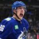 Canucks firma a Kuzmenko con una extensión de 2 años
